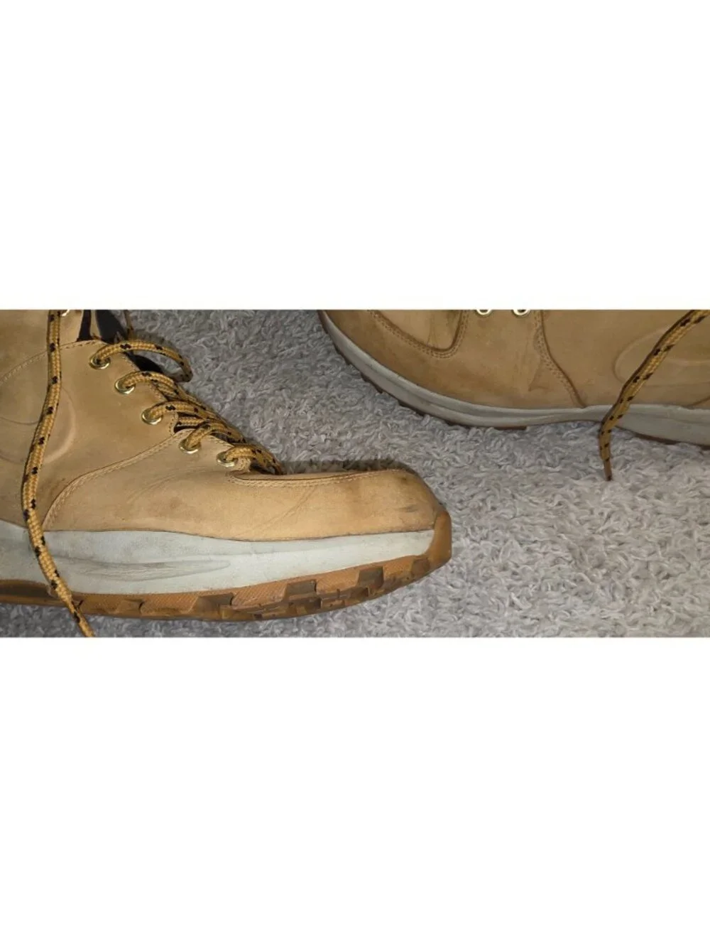 N/A nike manoa